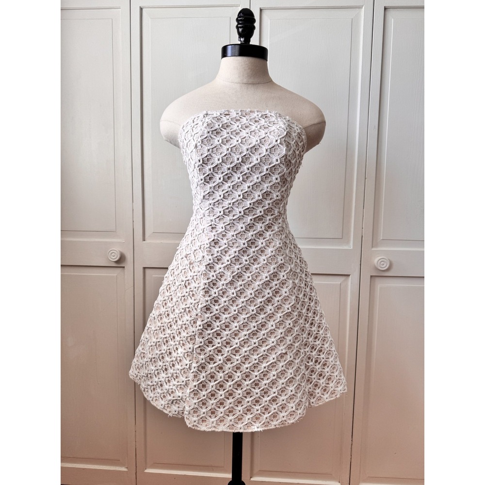 ISSUE New York Embroidered Strapless Fit & Flare Mini Dress White Sm Tea Shower